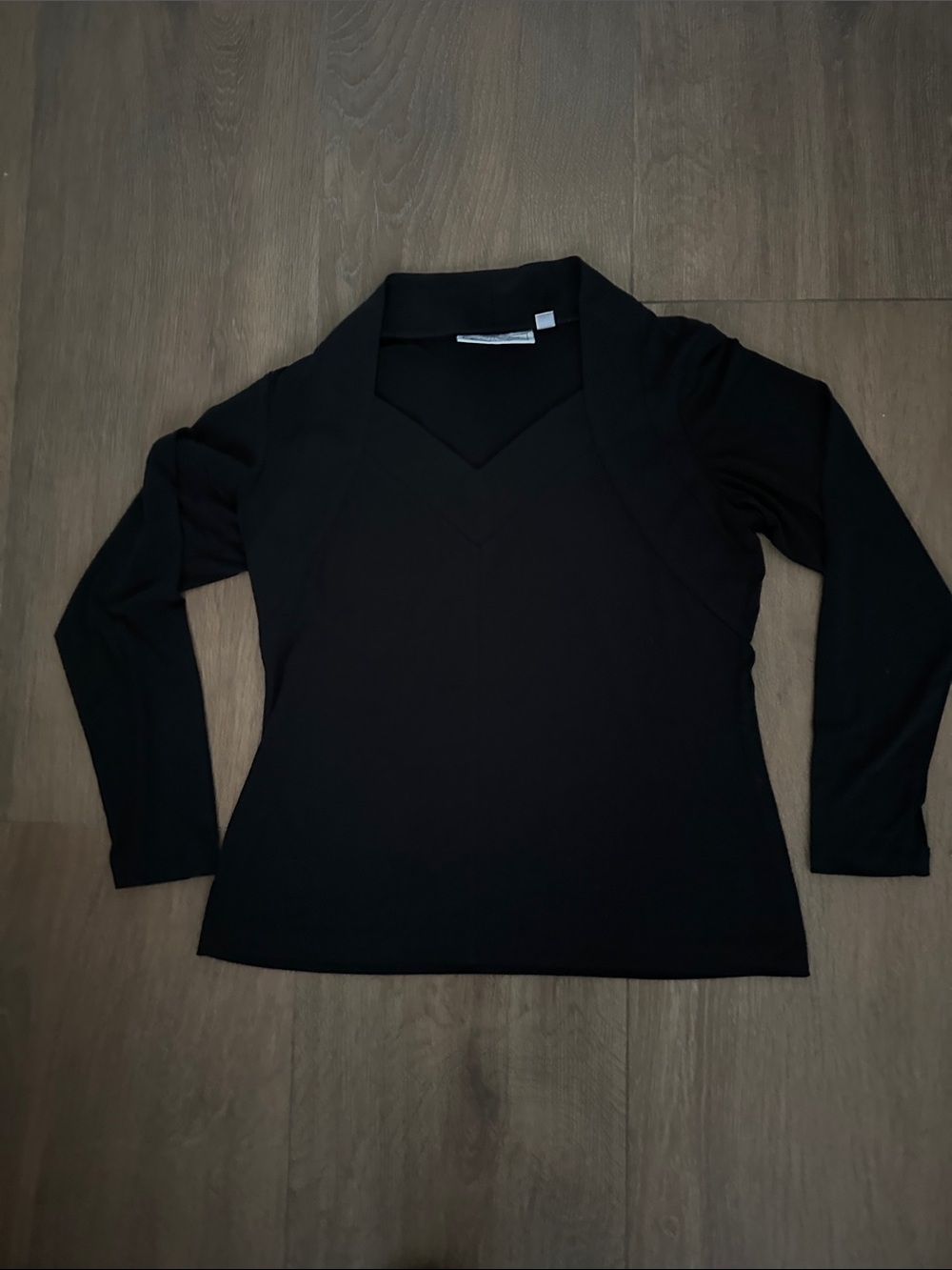 Simonton Says  Women's Black Long-Sleeve V-Neck Pullover Top. Size M.